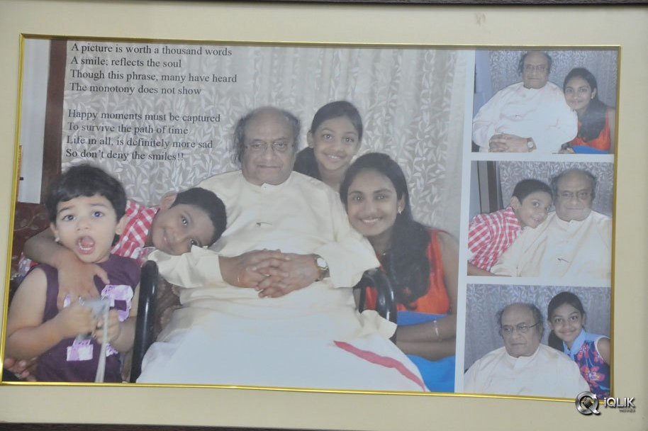 Celebs-Pay-Condolences-to-C-Narayana-Reddy